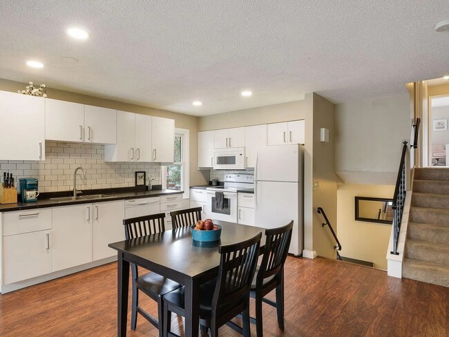 Photo - 1027 24th Ave NE Unit 1