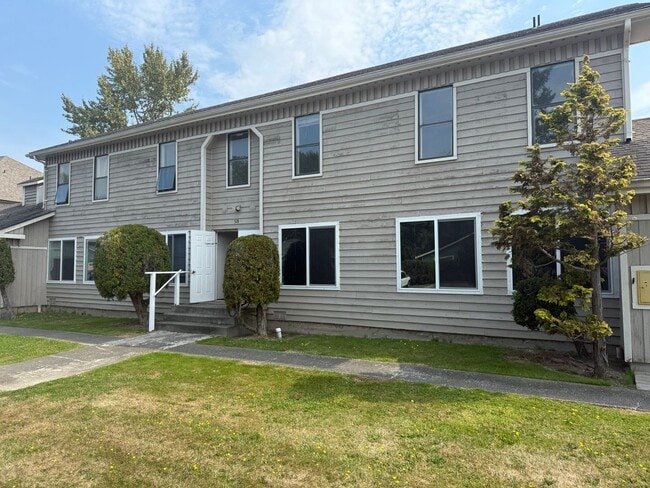 Building Photo - 518 S 20th St Unit D Rental