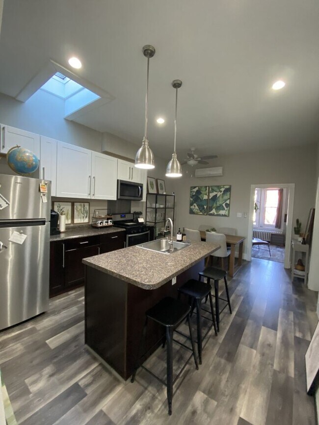 Photo - 1802 Bolton St Unit Apt 3
