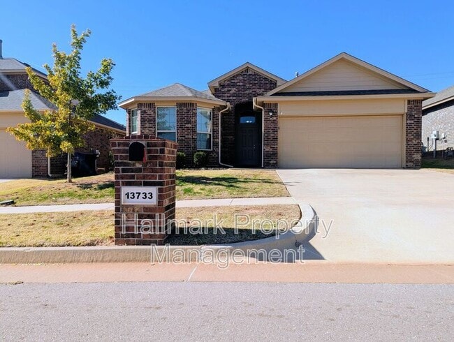 Building Photo - 13733 The Brook Blvd