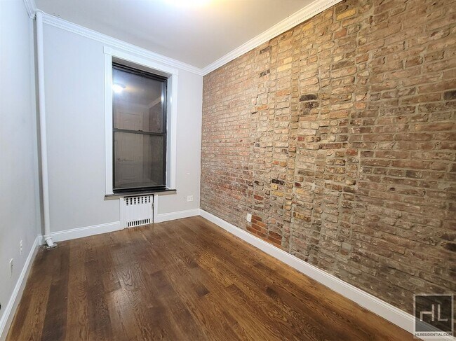 Photo - East 50th Street Unidad 2B