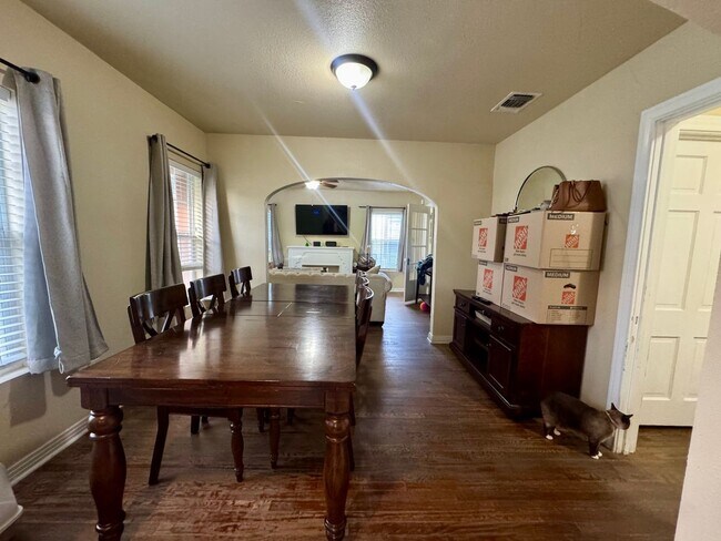 Photo - 2/1 Home Available for Immediate Move In!