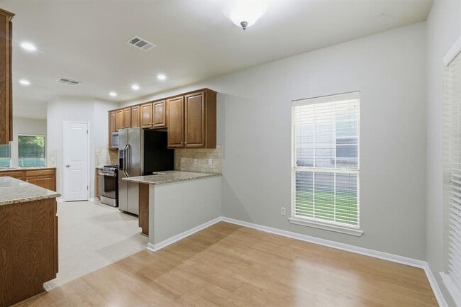 Photo - 2913 Winchester Dr