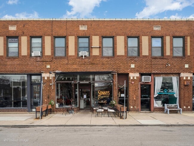 Building Photo - 141.5 Vine Ave Unit 3