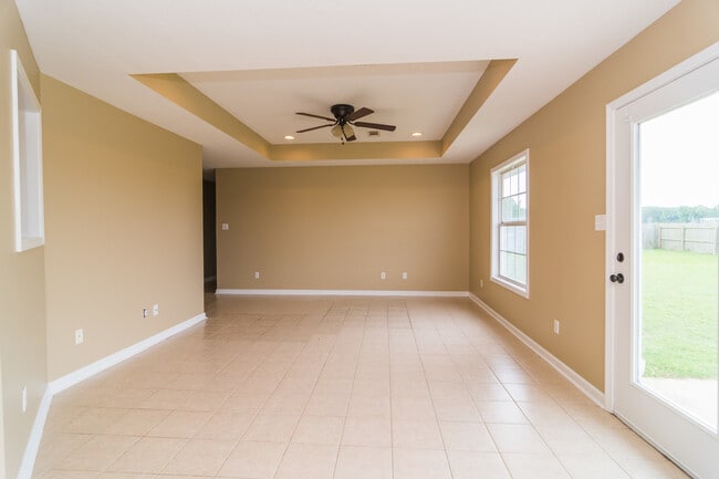 Photo - 3 Bedroom, 2 Bath Home in Valley View with Privacy Fenced in Backyard! June move in!!