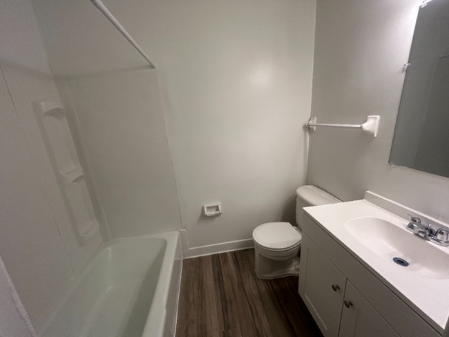 Photo - 300 Berkley Dr Unit U03