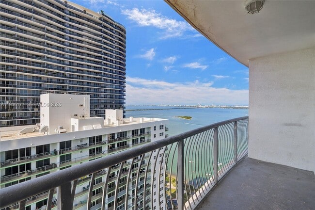 Building Photo - 1750 N Bayshore Dr Unit 4007