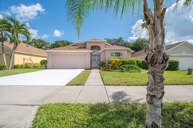 Photo - Spacious 3/2 with tranquil setting is wait...