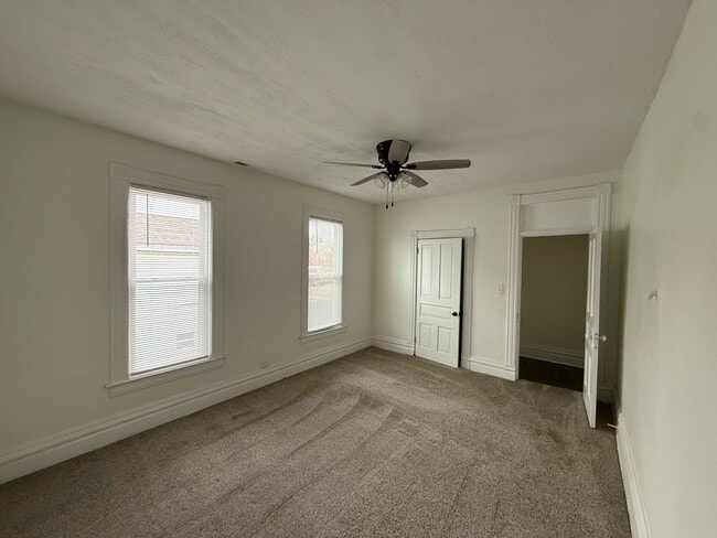 1118 Kinneys Ln Unit A