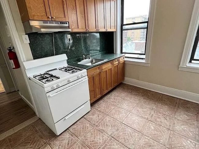 Building Photo - 217 44th St Rental