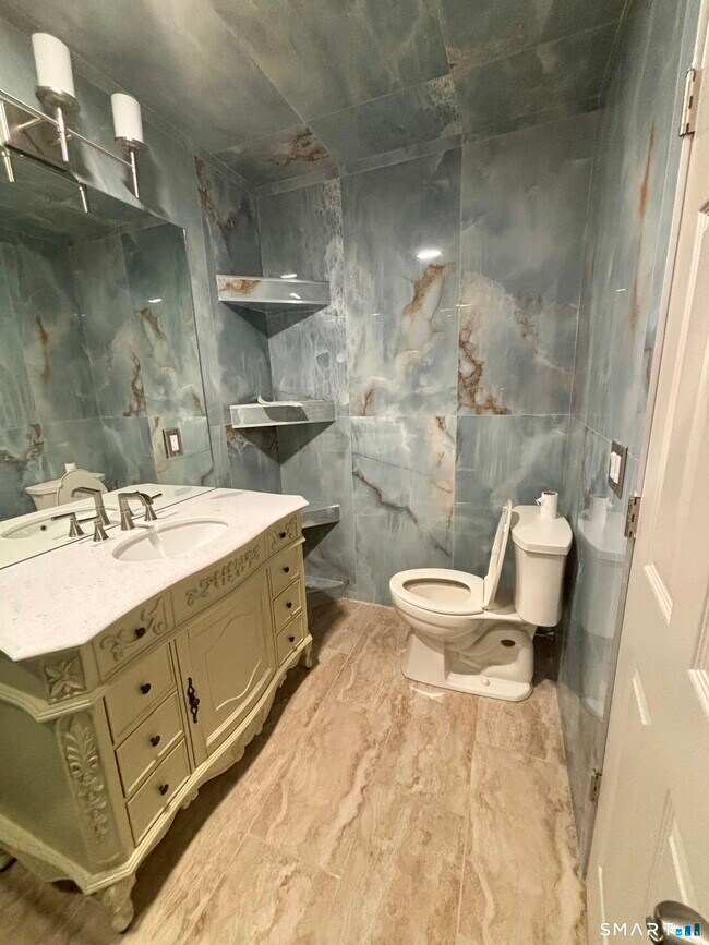 209 Main St Unit 2C