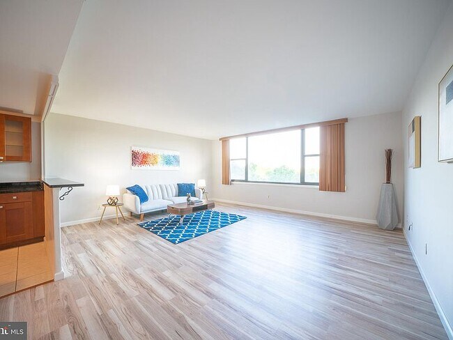 Living Room - 4600 Duke St Unit 706