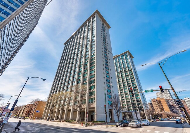 Building Photo - 3600 N Lake Shore Dr Unit 2725