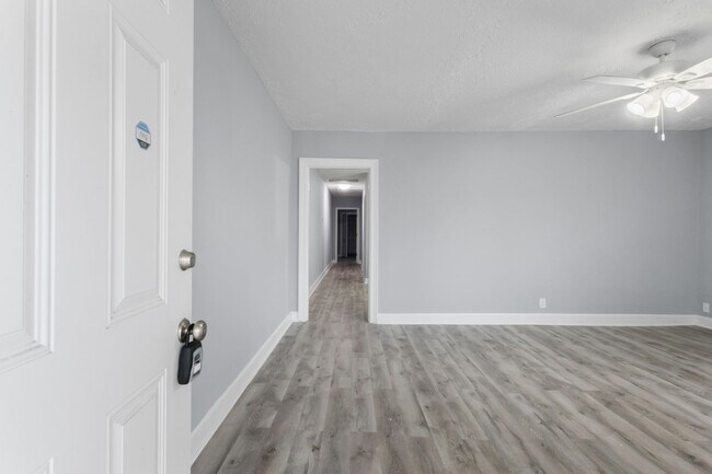 Photo - Charming 2-bedroom, 1-bathroom Duplex in C...