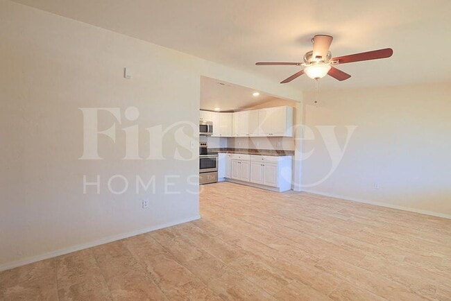 Photo - 1124 W Cinnabar Ave