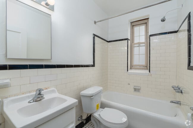 Studio - 391SF - Bathroom