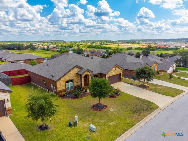 Photo - 2033 Catkins Ln