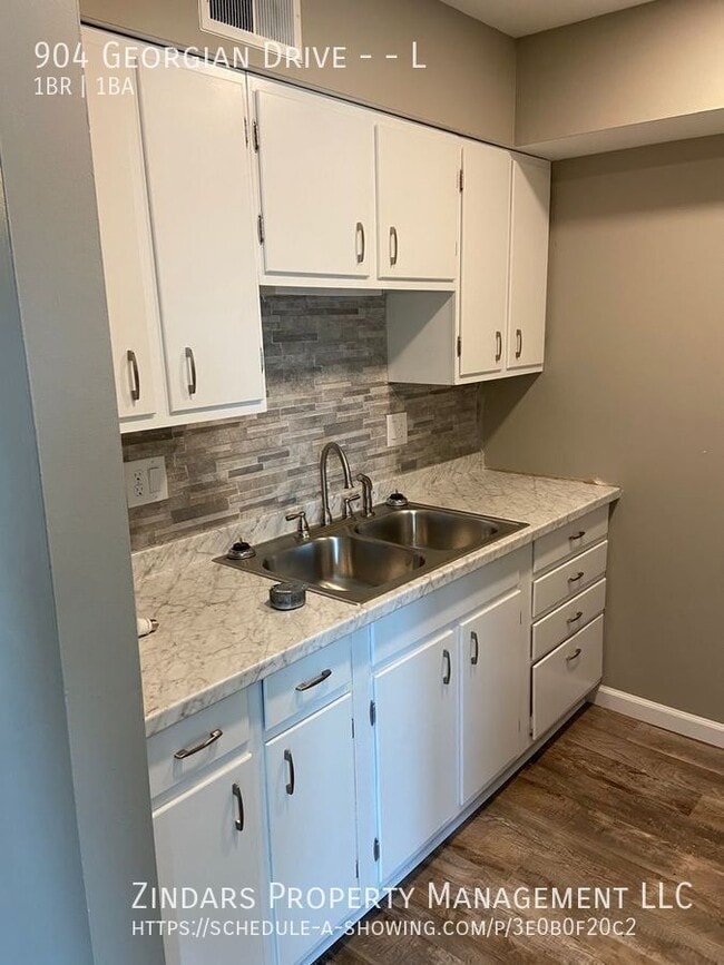 Building Photo - 904 Georgian Dr Unit L