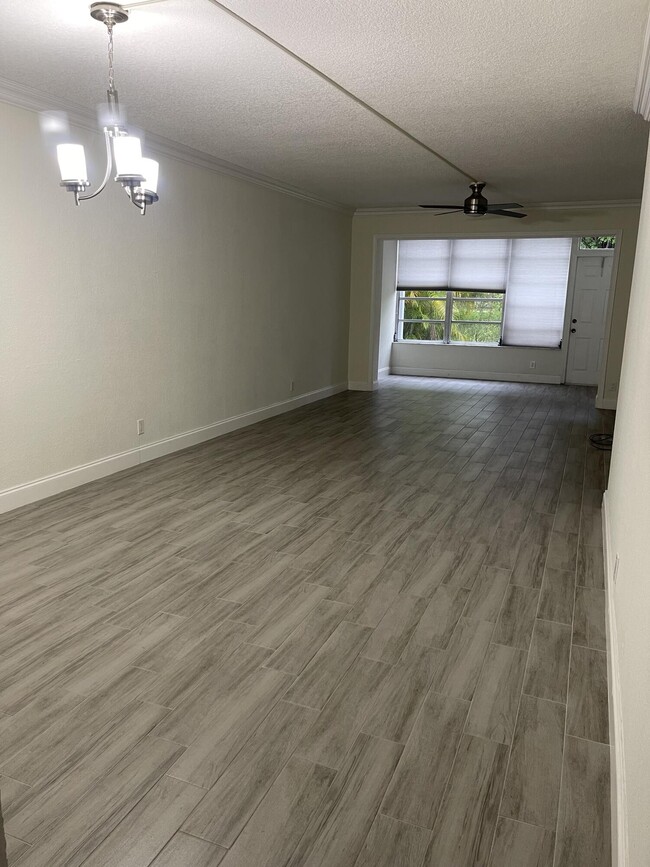 Photo - 2820 SW 22nd Ave Unit 211