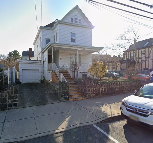 Building Photo - 75-77-77 Highwood Terrace