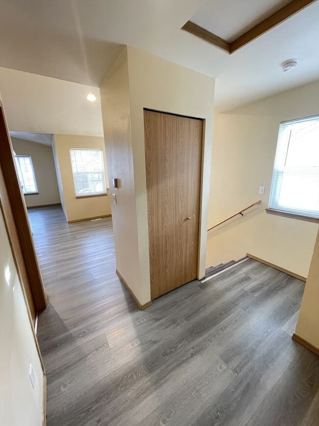 Photo - 2126-2128 Harris Ave Unit 2128