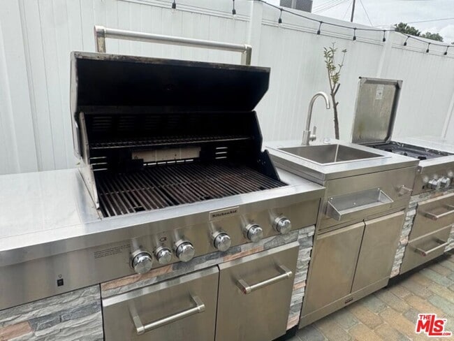 Photo - 13551 Hart St
