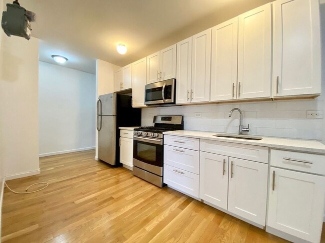 Building Photo - 395 Saint Johns Pl Unit 3A