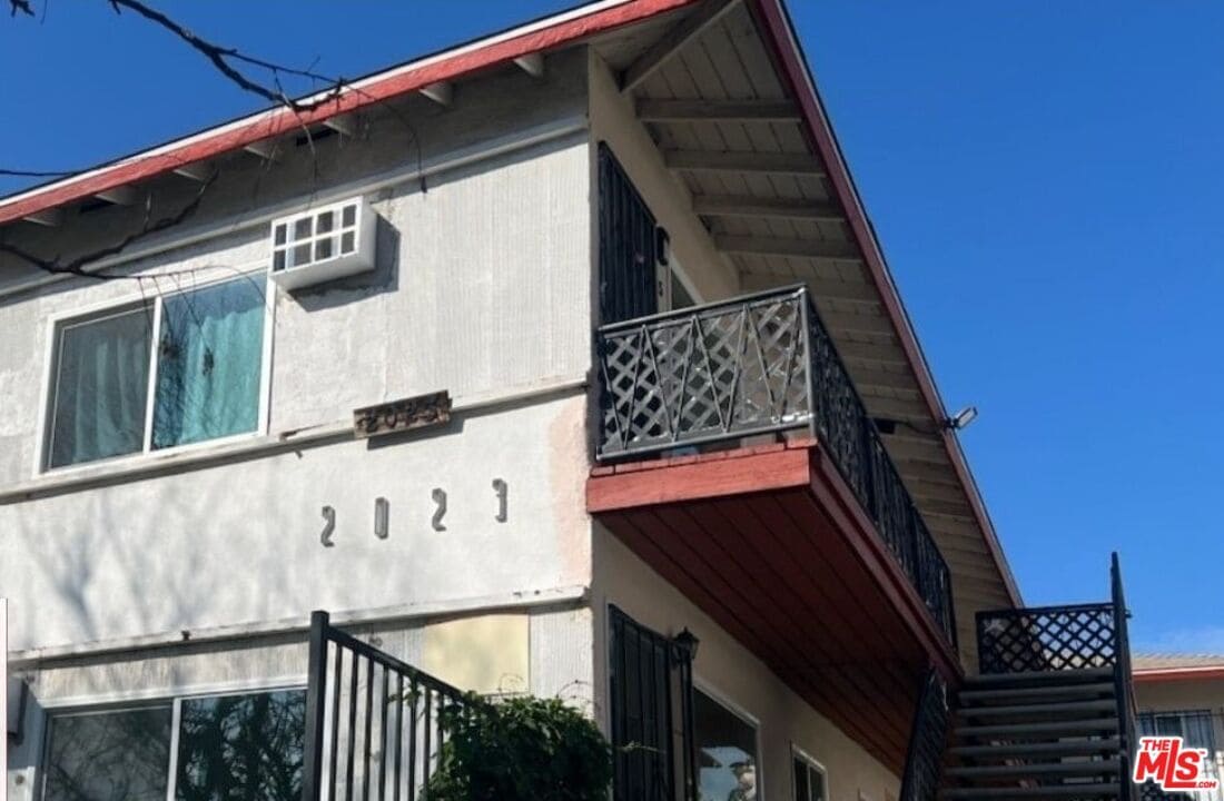 Photo - 2023 Reservoir St