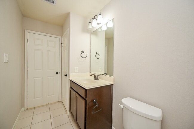 Building Photo - 18707 Majestic Vista Ln