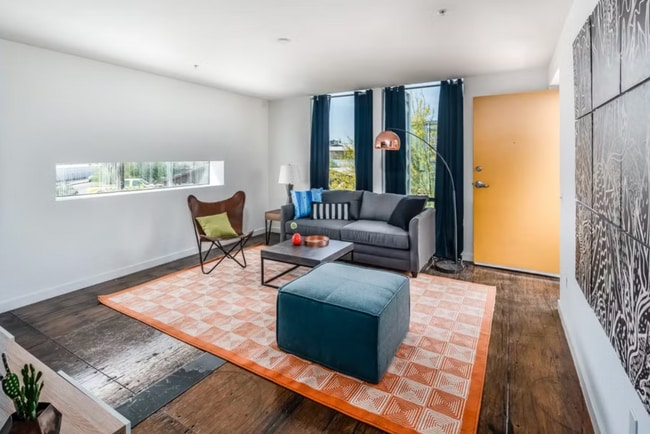 Building Photo - Containers on Grand Unit 1162 Rental