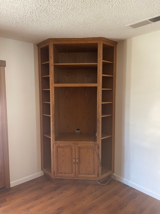 Photo - 1309 Cardinal St