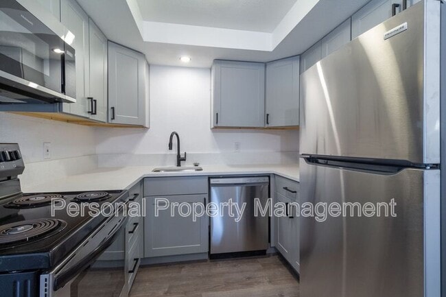 Photo - 4325 E 17th St