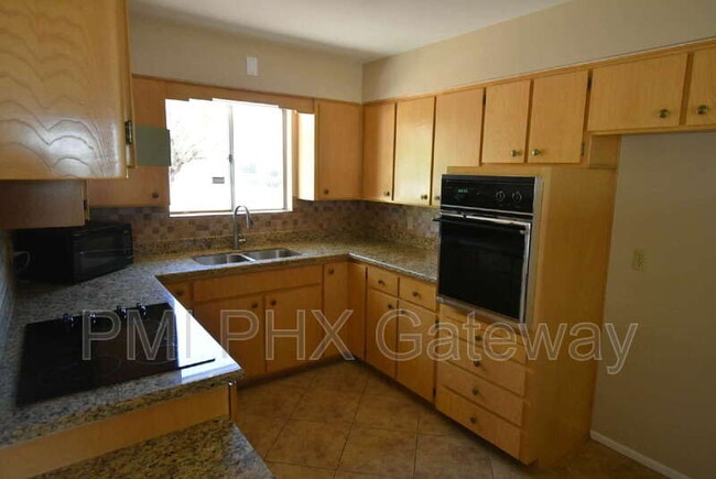 Photo - 5440 E Des Moines St