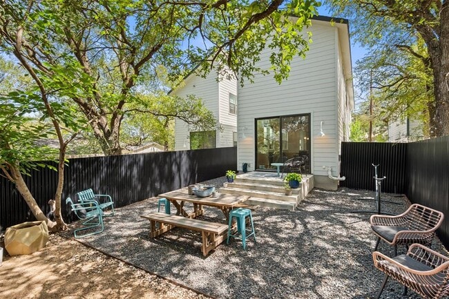 Photo - 5515 Hudson St