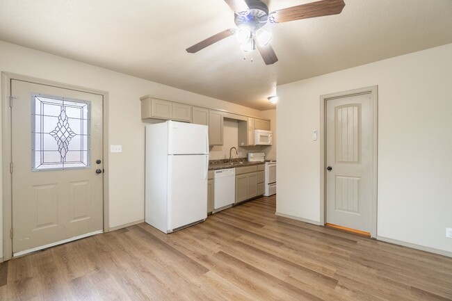 Photo - 2120 N 13th St