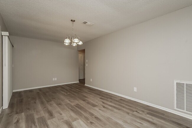 Photo - 113 Timber Cir