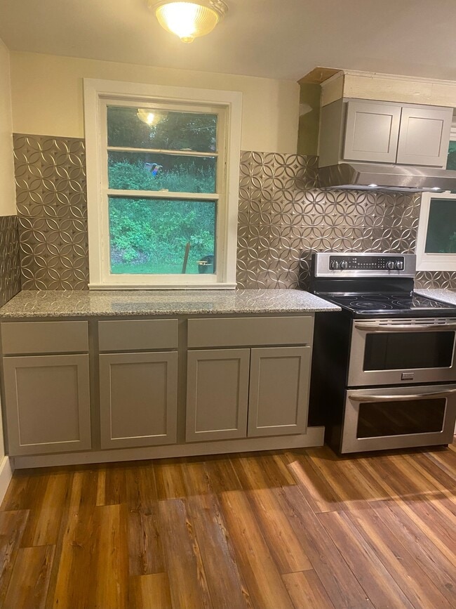 Photo - 121 Doll Pkwy