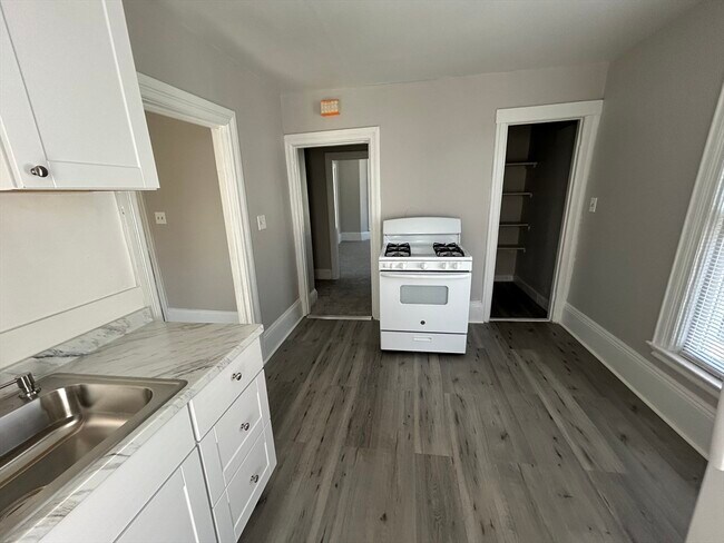 Photo - 829 Broadway Unit 2