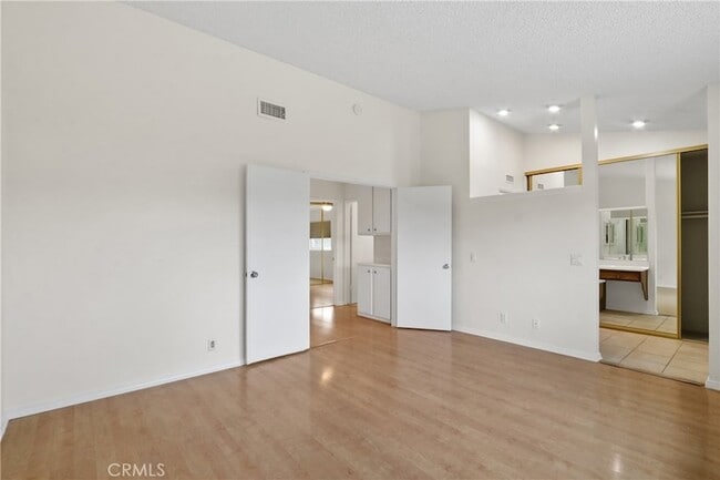 Photo - 1251 N Emogene St