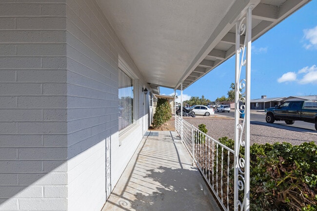 Photo - 5434 E Dodge St