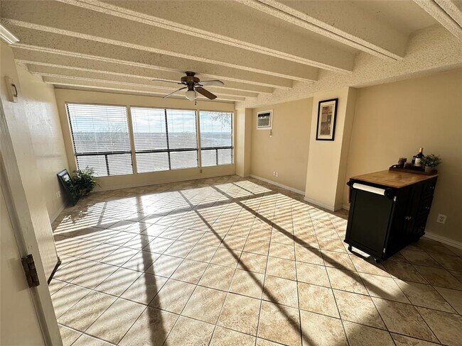 Photo - 5916 Lago Vista Way Unit B18