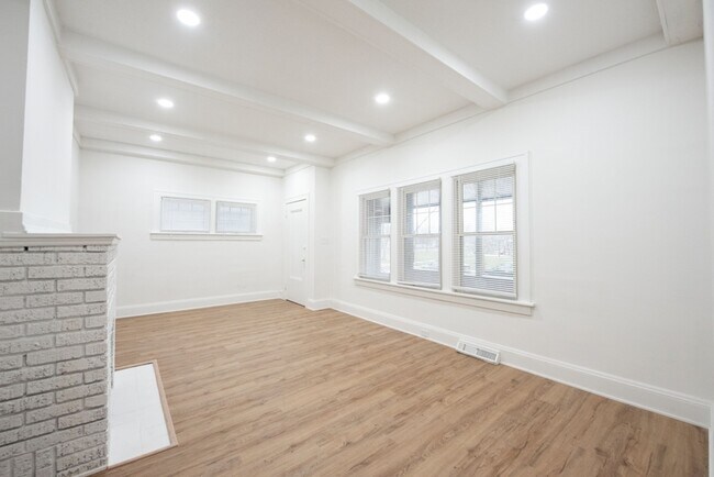 Photo - 1310 Webb Rd