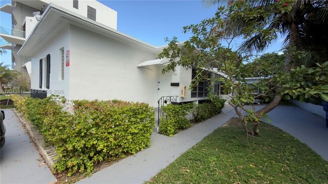 Building Photo - 808 84th St Unit 808
