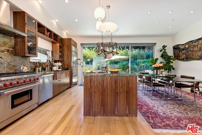 Photo - 544 Glen Trail