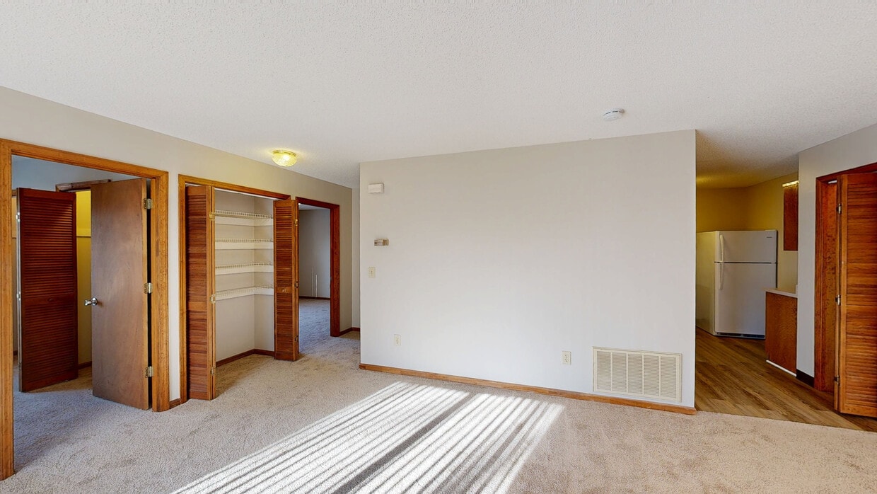 Photo - Shagbark Apartments