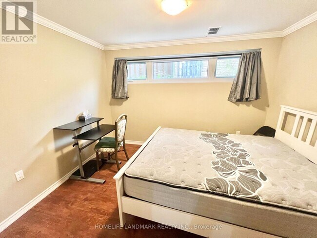 Photo - 159 Cocksfield Ave