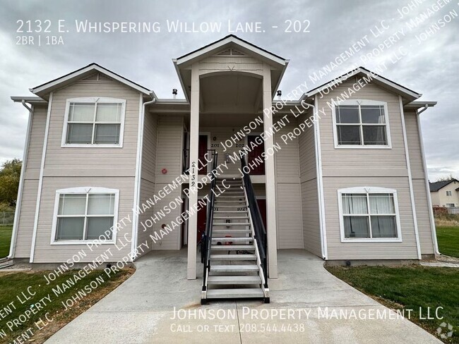 Building Photo - Whispering Willow Apartments: Modern, Conv... Unit 202