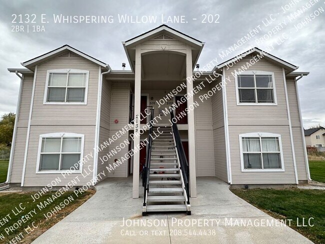 Whispering Willow Apartments: Modern, Conv... - Whispering Willow Apartments: Modern, Conv... Unit 202