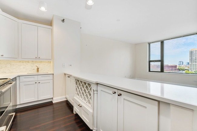 Photo - 501 N Clinton St Unit 901