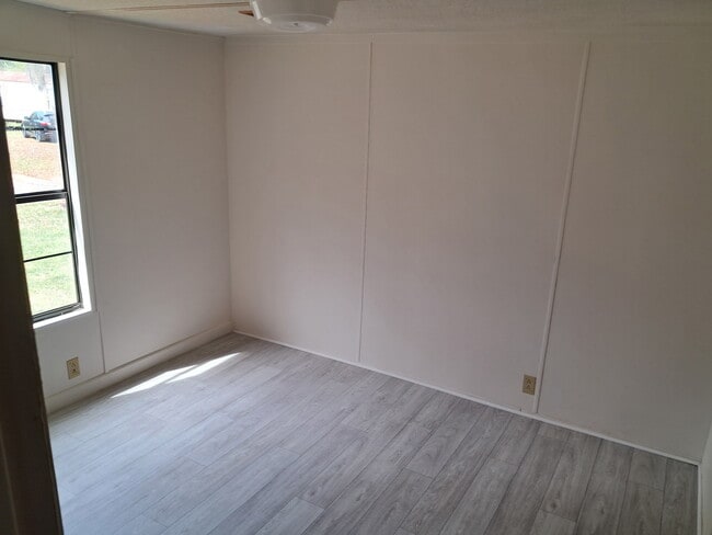 Photo - 472 Ruben Wells Rd